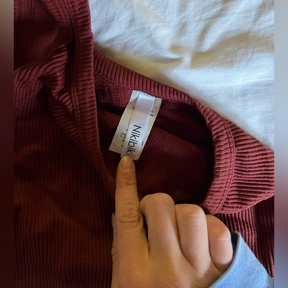 One shoulder top in a red/brown color - Picture 2 of 2